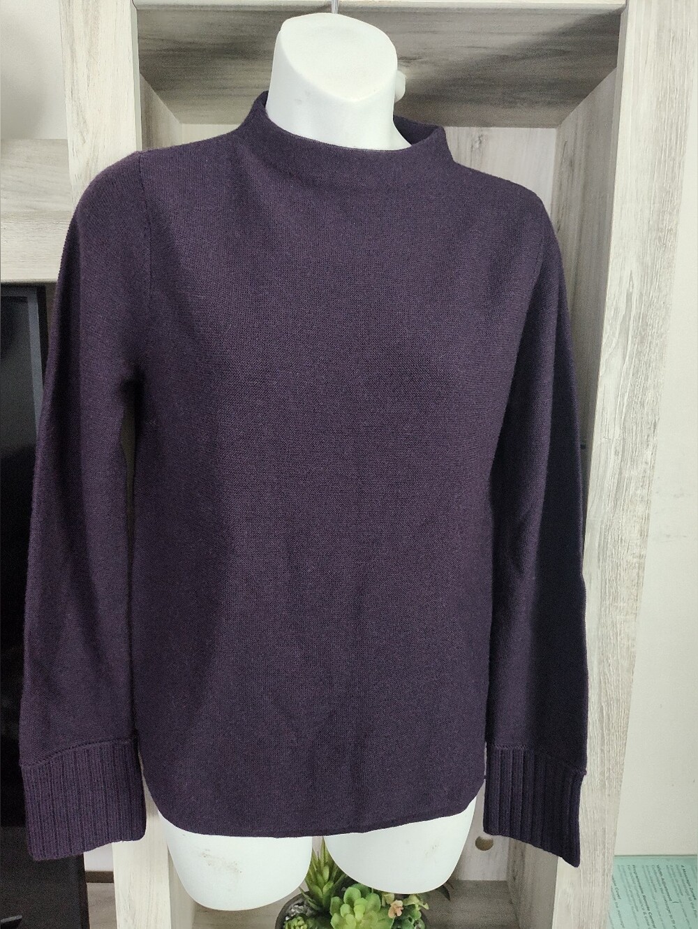 Club Monaco Women's Simple Mock Neck Sweater - Deep Plum New With Tags SZ Small
